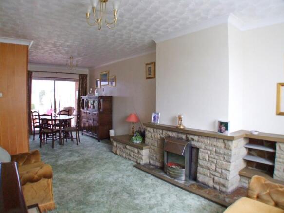 Sitting/dining room