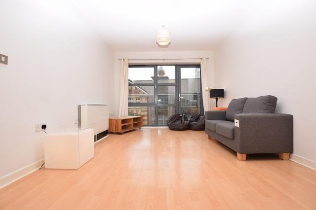1 bed Apartment to rent Image 4