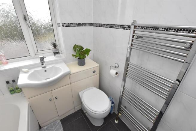 3 bed Semi-Detached for sale Image 7