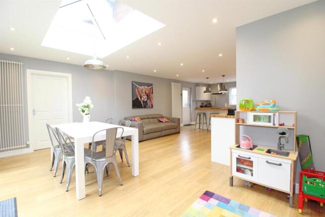 Open Plan Family Dining Kitchen