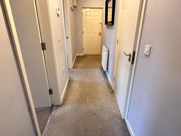 2 bed Apartment to rent Image 12