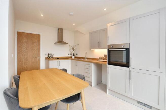 2 bed Apartment for sale Image 12