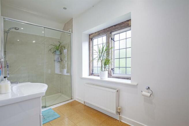 Bedroom 1 En Suite-1.jpg