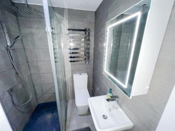SHOWER ROOM