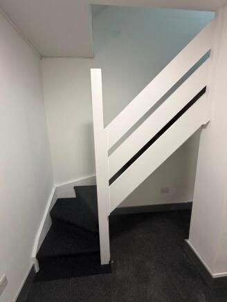 4 bed Flat to rent Image 7