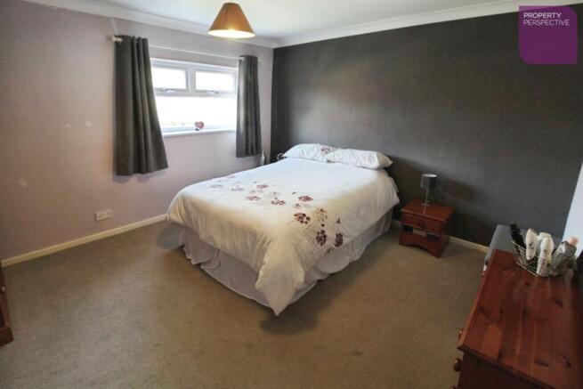 3 bed Semi-Detached for sale Image 8