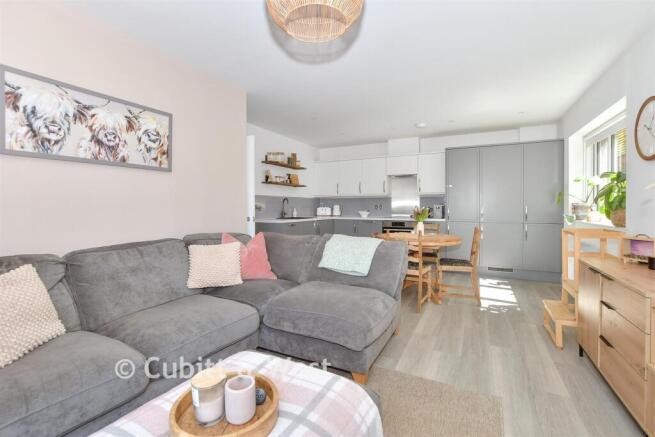 Kitchen/ Lounge/ Diner