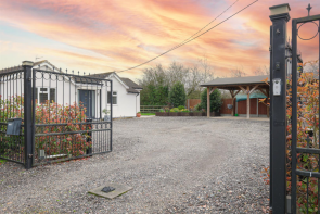 Nibkitt, Wellington Avenue, Hockley SS5 6DT