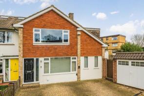 12, Elizabeth Gardens, Sunbury-on-thames TW16 5LF