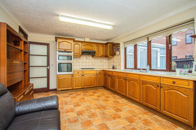 Kitchen/Breakfast...