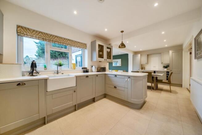Kitchen/Dining Area