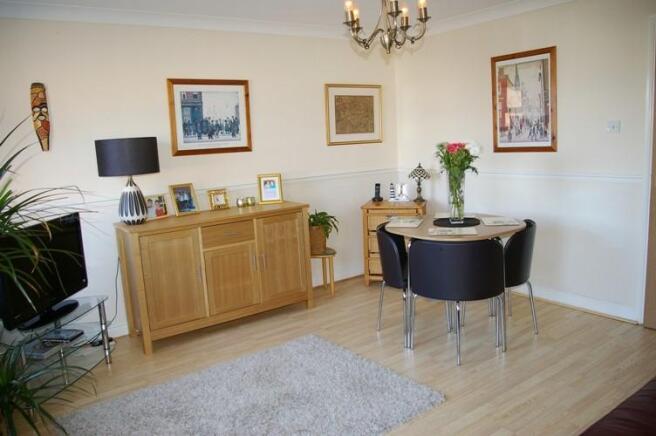 LIVING/DINING ROOM