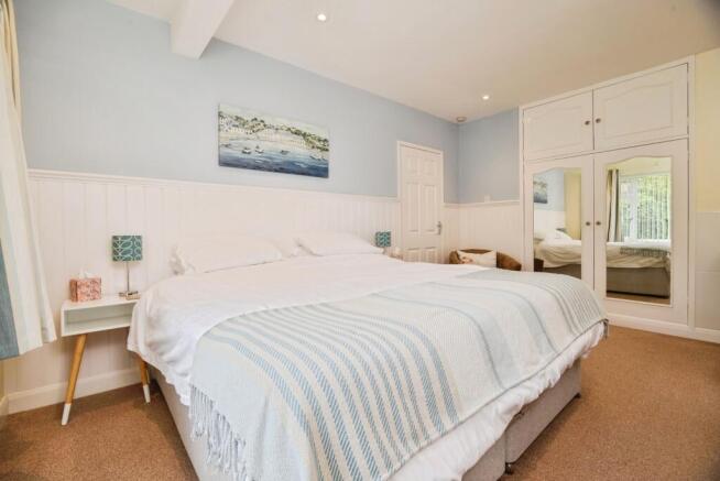 4 bed Detached for sale Image 10