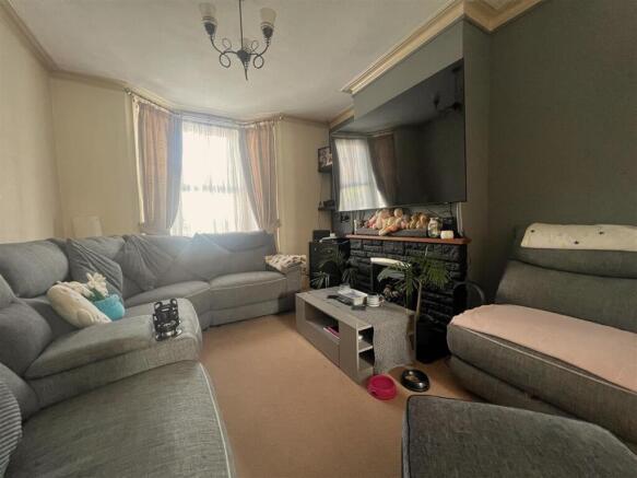 lounge1.JPG