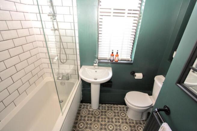 BATHROOM/W.C.