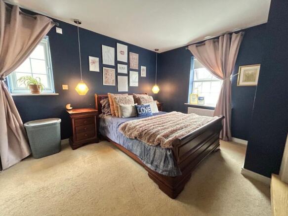 4 bed Detached for sale Image 12