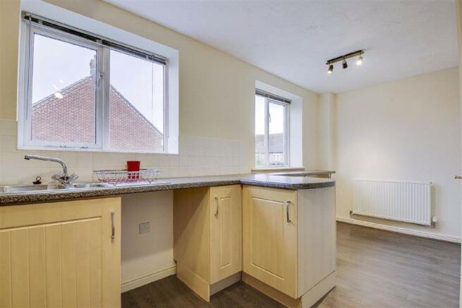 KITCHEN/BREAKFAST ROOM