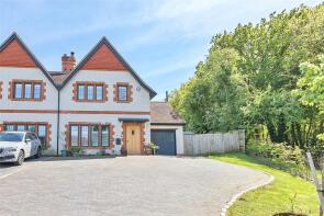 2, Lloyd George Gardens, Churt, Farnham GU10 2BE