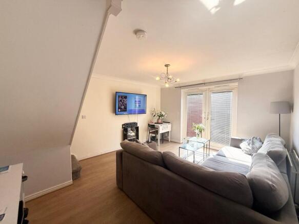 2 bed End of Terrace to rent Image 4