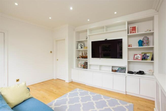 4 bed Detached for sale Image 9