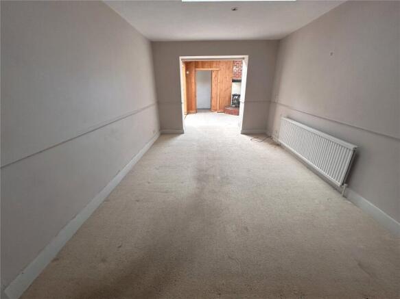 5 bed House for sale Image 8