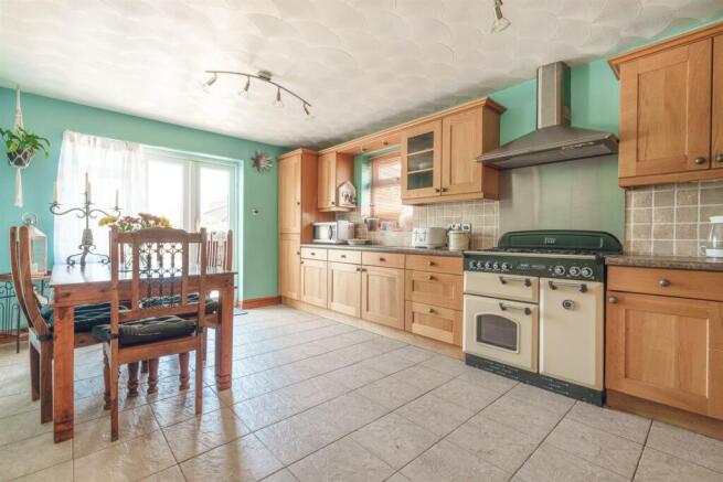 KITCHEN(2).jpg