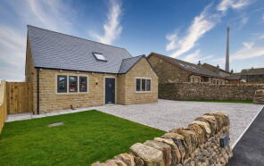 10, Windmill Hill Lane, Emley Moor, Huddersfield HD8 9TA