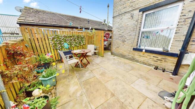 2 bed Semi-Detached for sale Image 10