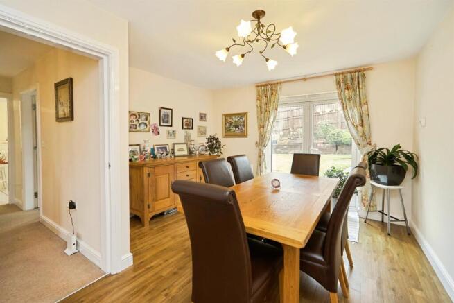 6 bed Detached for sale Image 7