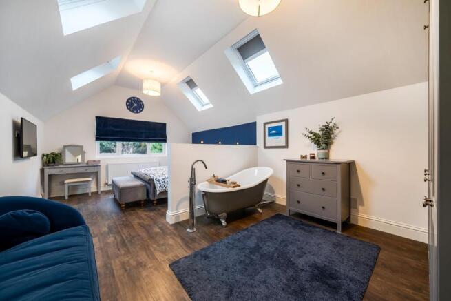 En-Suite Bathroom to