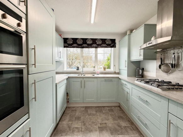 3 bed Detached Bungalow for sale Image 12