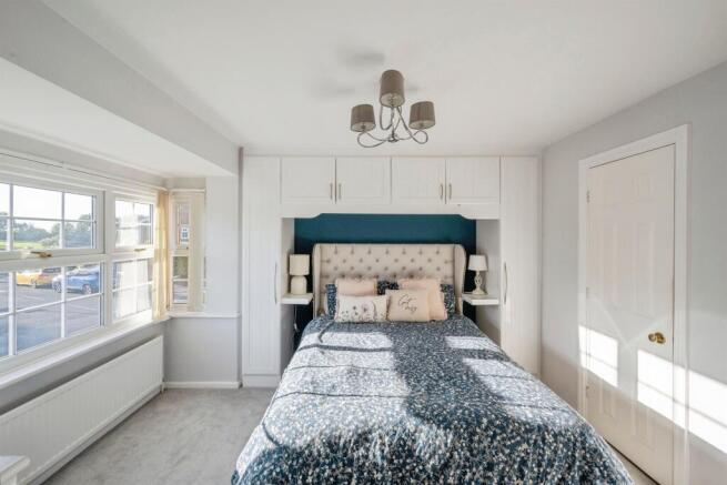 4 bed Detached for sale Image 12