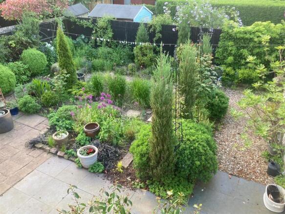 4 bed Detached for sale Image 12