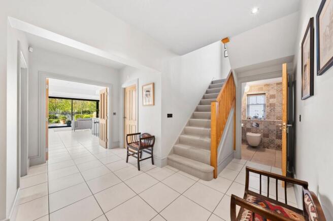 5 bed Detached for sale Image 12