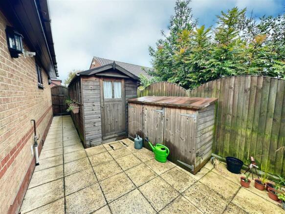 garden shed.jpg