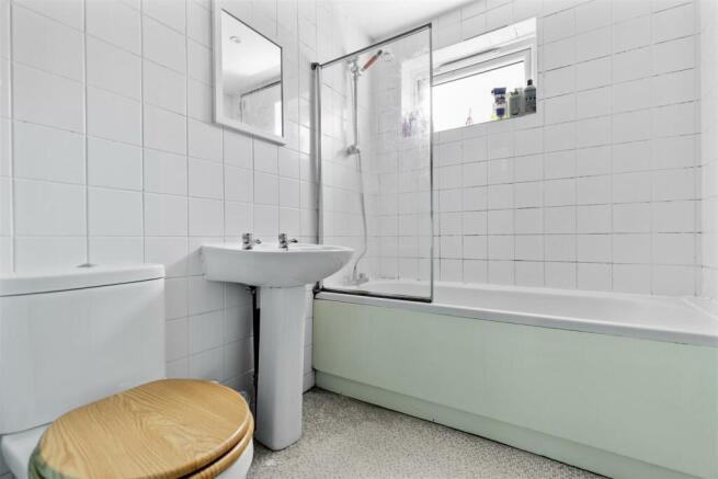 187 Maplehurst Road_004.JPG