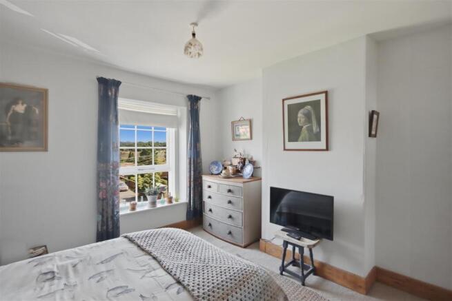 3 bed Terraced for sale Image 12