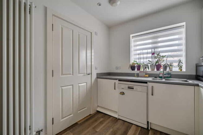 Juniper Close, Wrecclesham, Farnham, GU10 photo 4