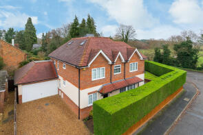58, Freemans Close, Slough SL2 4ER