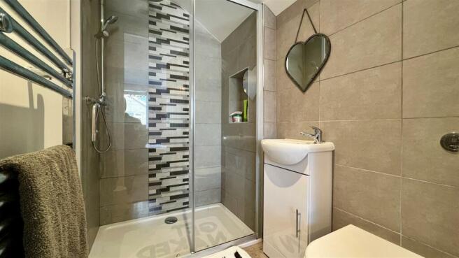 Bedroom 2 Ensuite