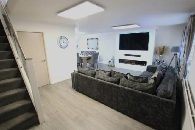 Lounge/Dining Room