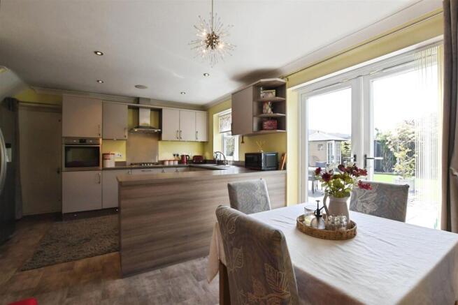 Fitted Kitchen/Dining Area