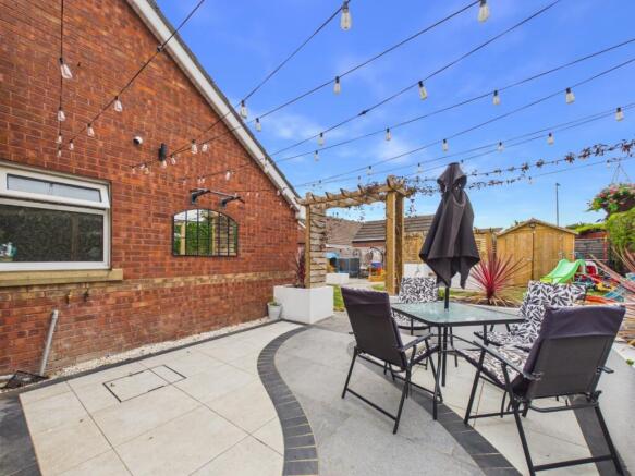 2 bed Semi-Detached Bungalow for sale Image 5