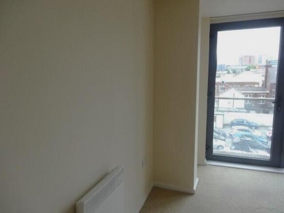 1 bed Apartment to rent Image 4