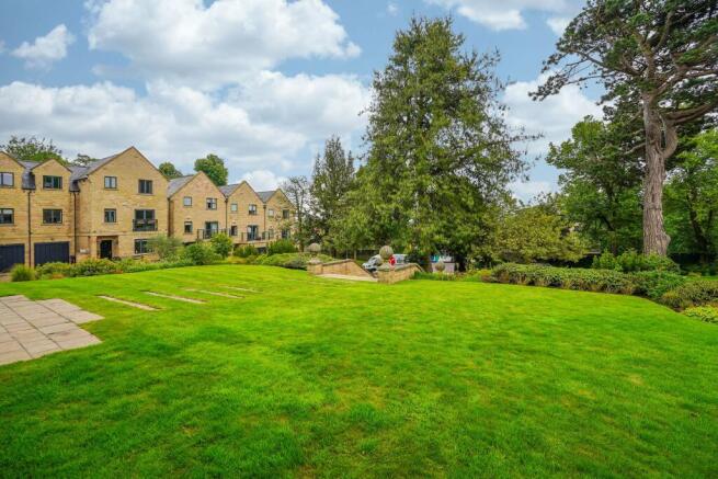 4 bed Town House for sale Image 7
