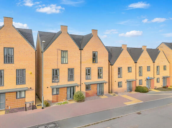 3-bed semi-detached on Stirling Road, Northstowe, £385,000