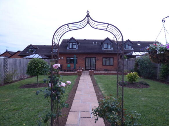 Photo 10