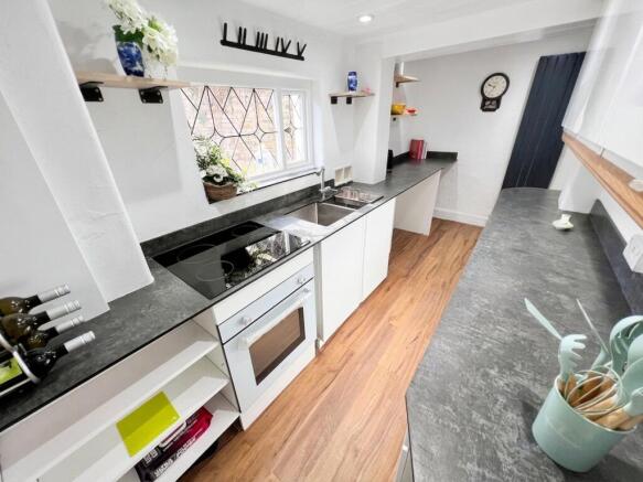 2 bed Cottage for sale Image 7