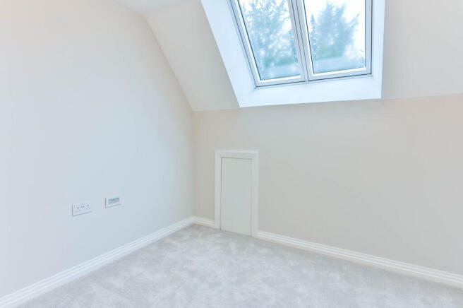 Penlan, Woking, GU22 photo 4