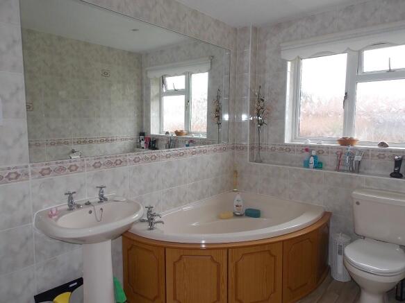 Bath/shower room